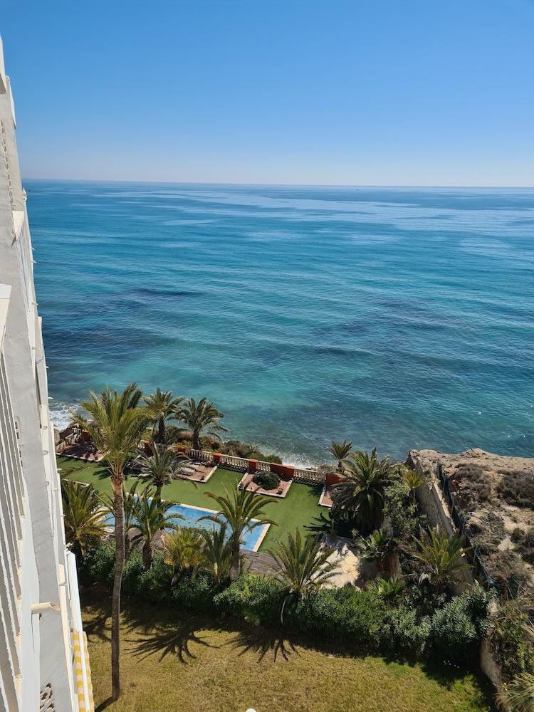 Luxurious 1st Line Top-floor Apartment With Direct Sea Access