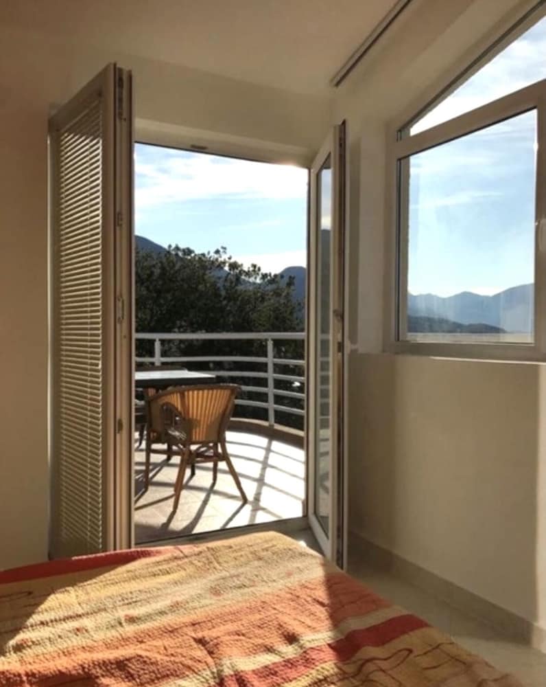 Spectacular sea View 4-bed Duplex Apartment