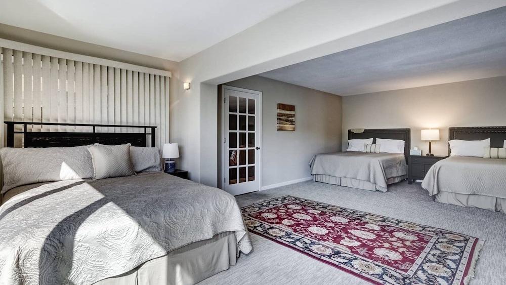 Fountain Hills Gem With Pool and Great Views!