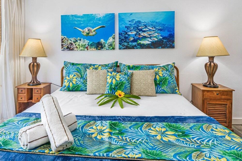 Mahana 209 2 Bedroom Condo 2 Condo by RedAwning