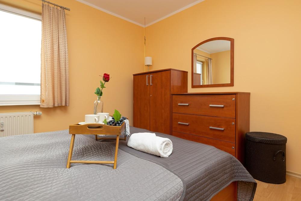 Reymonta Apartments by Renters