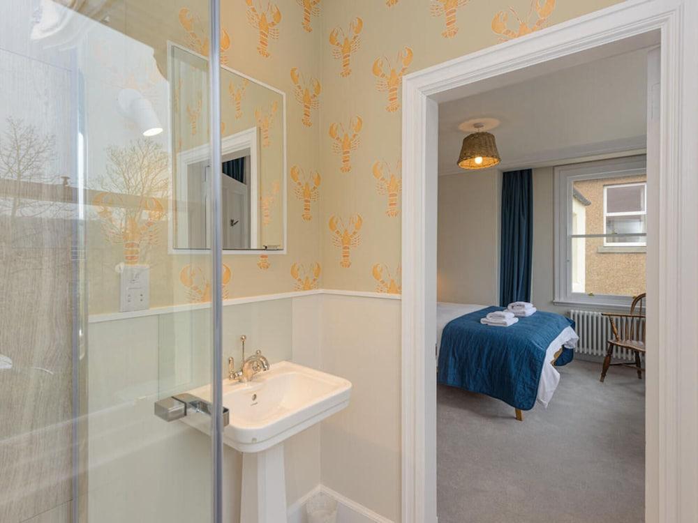 Marine House - 4 Bedrooms