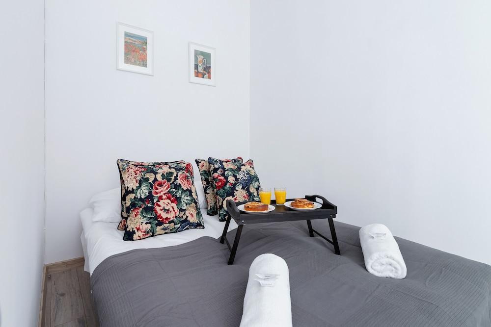 Apartment Bosacka Cracow by Renters