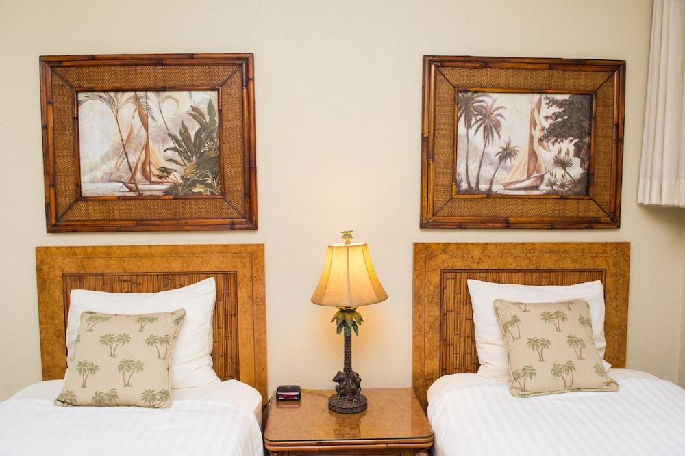 Kaanapali Shores 161 2 Bedroom Condo by RedAwning