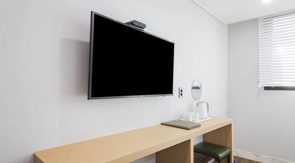 Aroomi Hotel Hyupjae