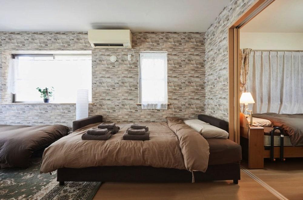 Urban City Hyakunincho