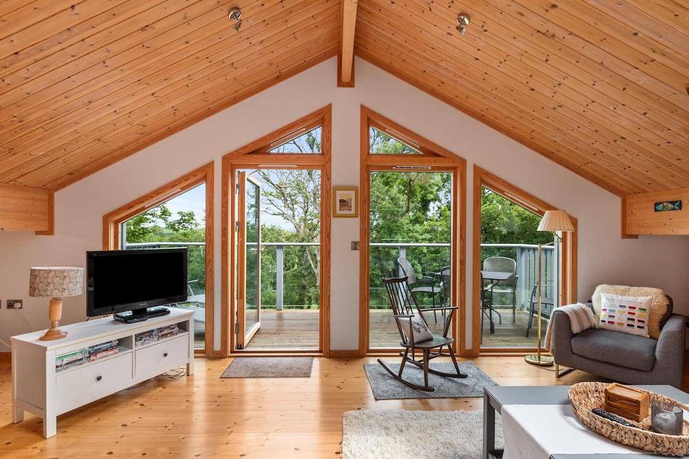 Lodge 5 Longbury - Luxury Lodge Woodland Views Restaurant and Spa Facilites