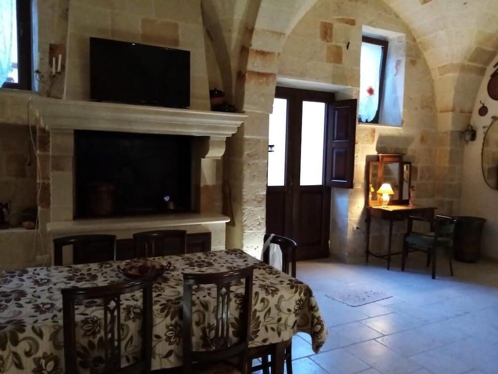 Holiday Home" C'era una Volta"