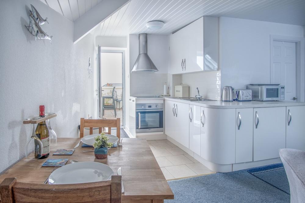 St. Julians View - 1 Bedroom - Tenby
