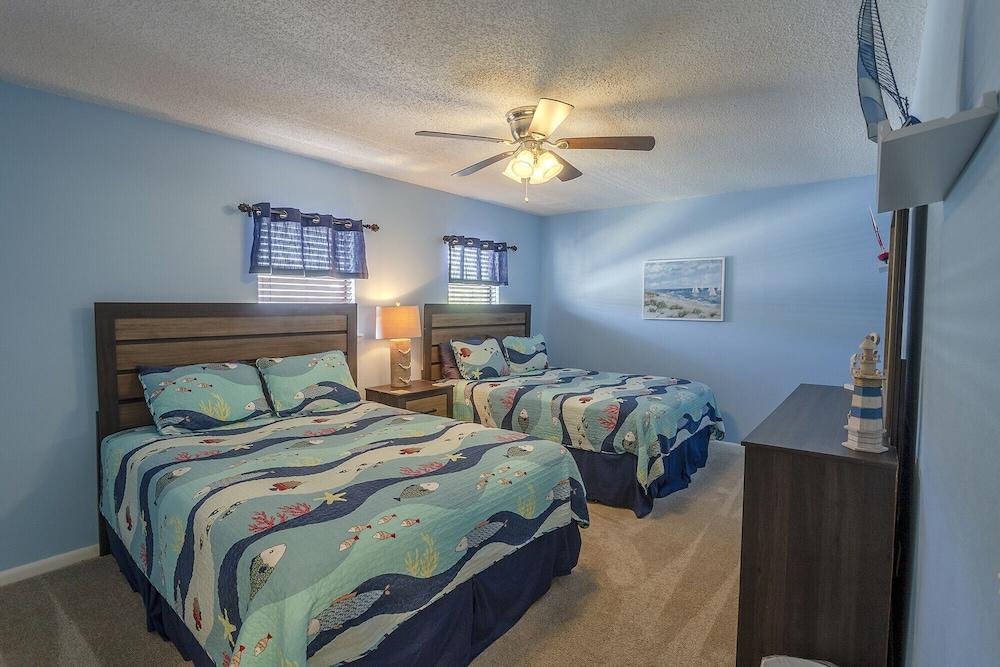 Beautiful Seashell/ Pool Star5vacations