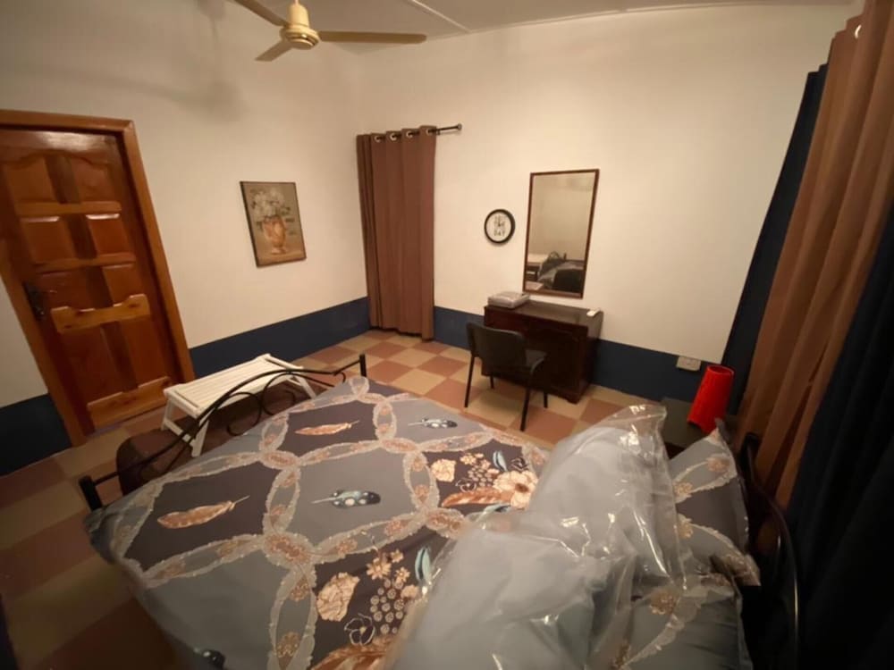 Stunning 2-bed House in Madina