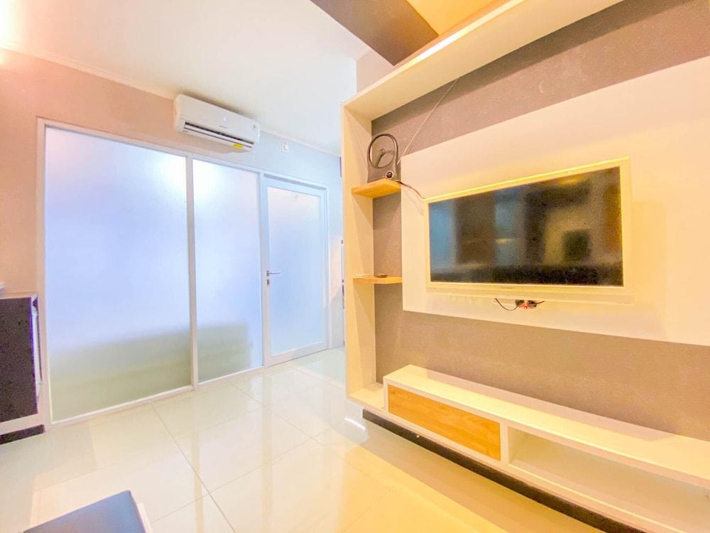 Cozy & Homey 1BR at Gateway Pasteur Apartment