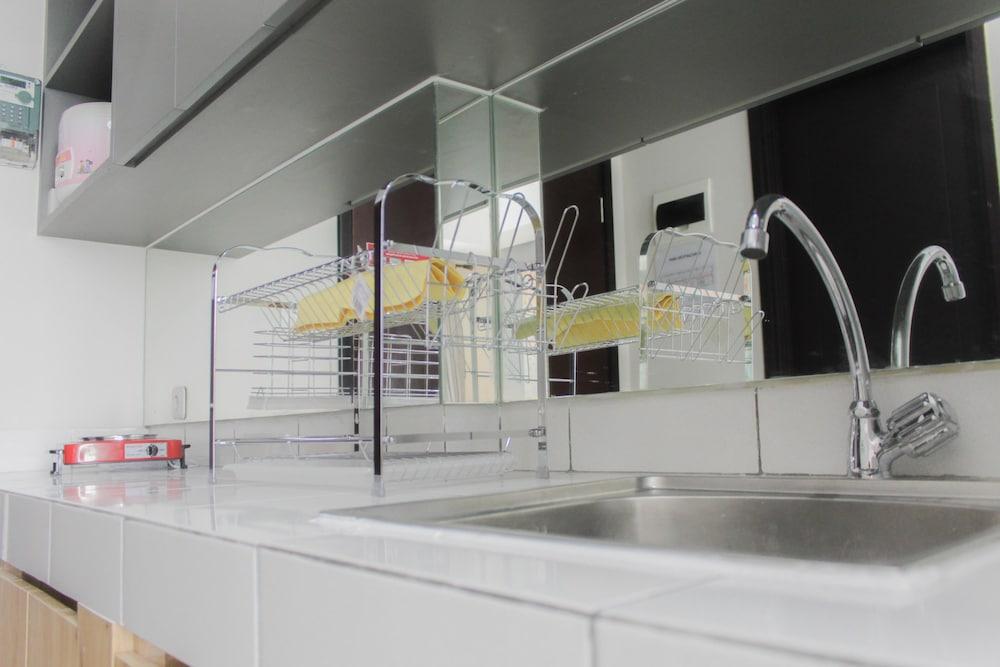 Best Studio Unit with Pool View Casa De Parco Apartment