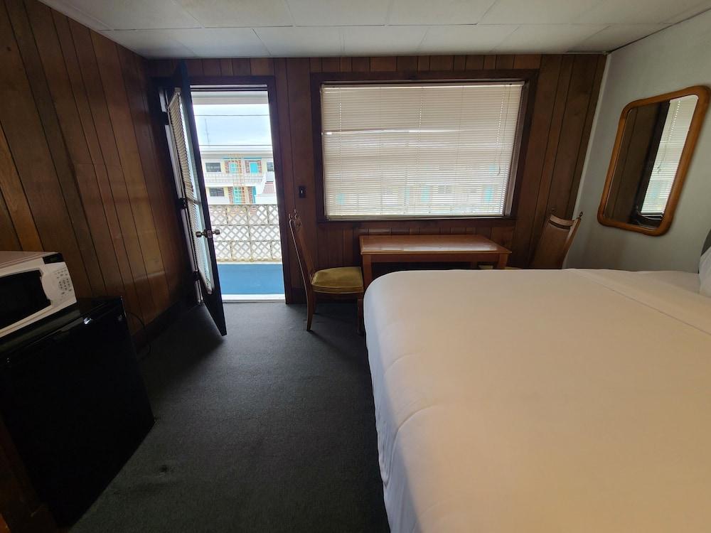 The Crest - Hampton Beach