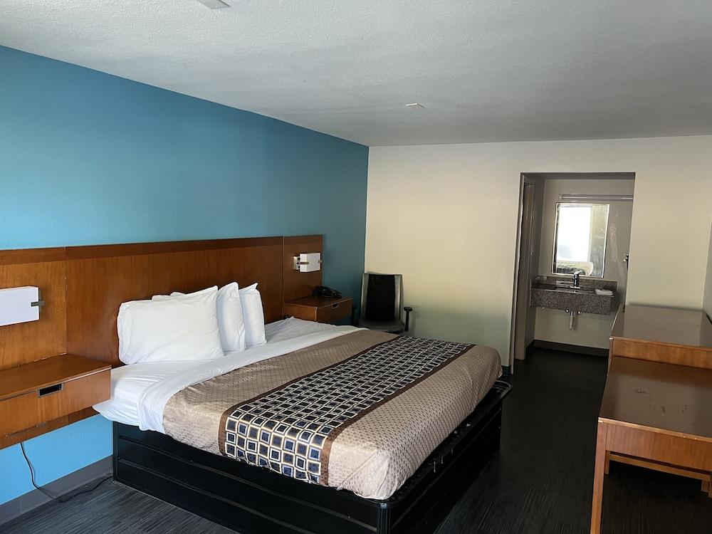 Rodeway Inn Commerce