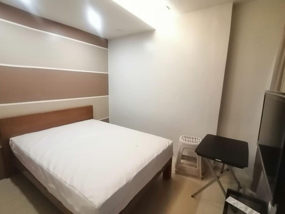 Capital O 811 Tri A's Building