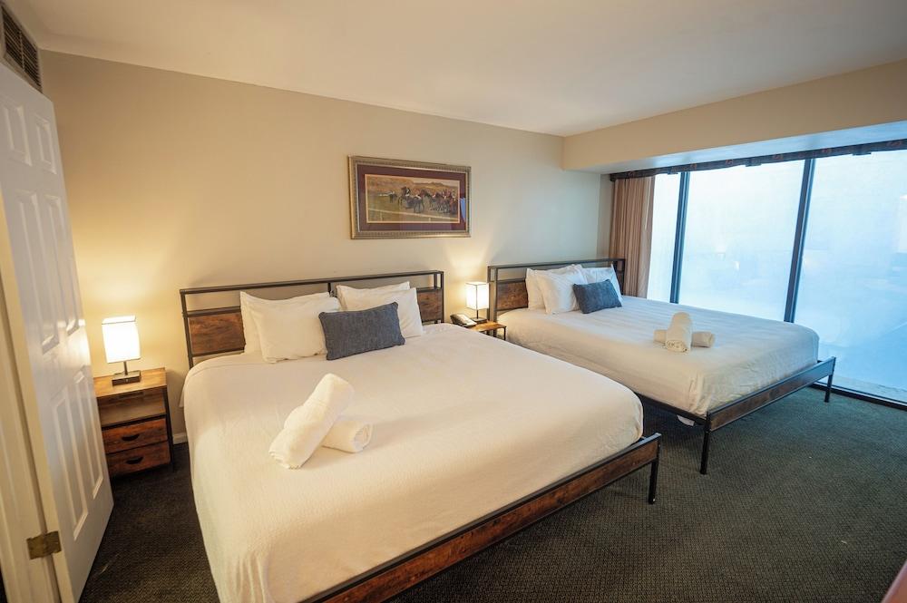 PENTHOUSE SUITE on the Strip - 6 Comfy BEDS