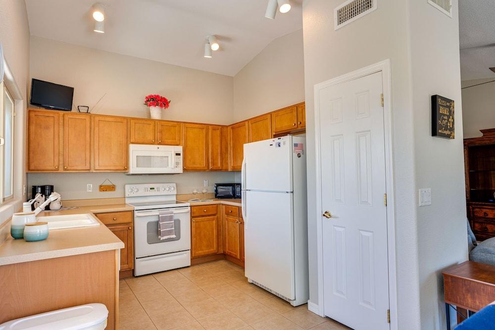 Golf Course & Mountain Views Next To The Solera Chandler Clubhouse! by RedAwning