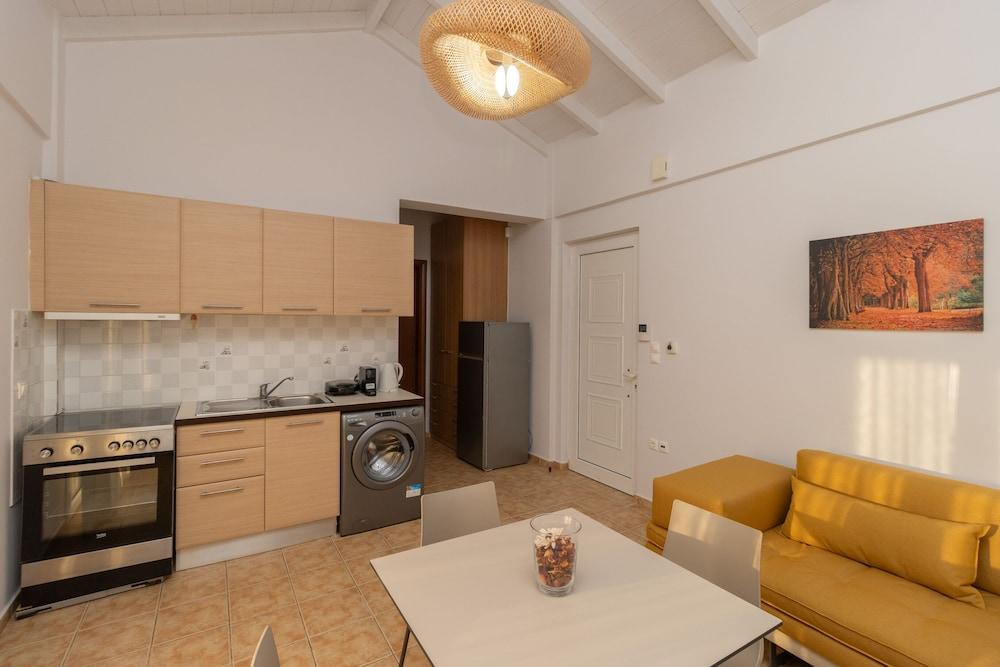 Lagouvardos Apartments