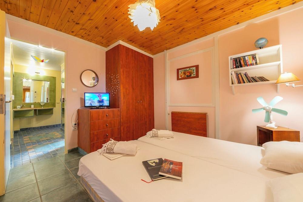 Villa Revita Kourouta Beach