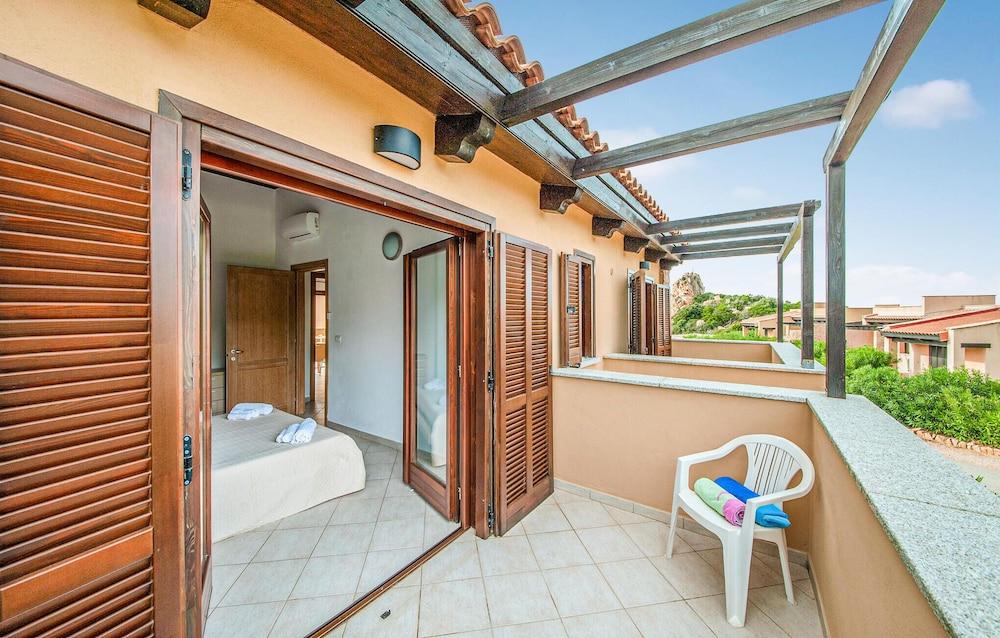 Beautiful Apartment in Trinita´d´agultu OT With 1 Bedrooms, Wifi and Outdoor Swimming Pool