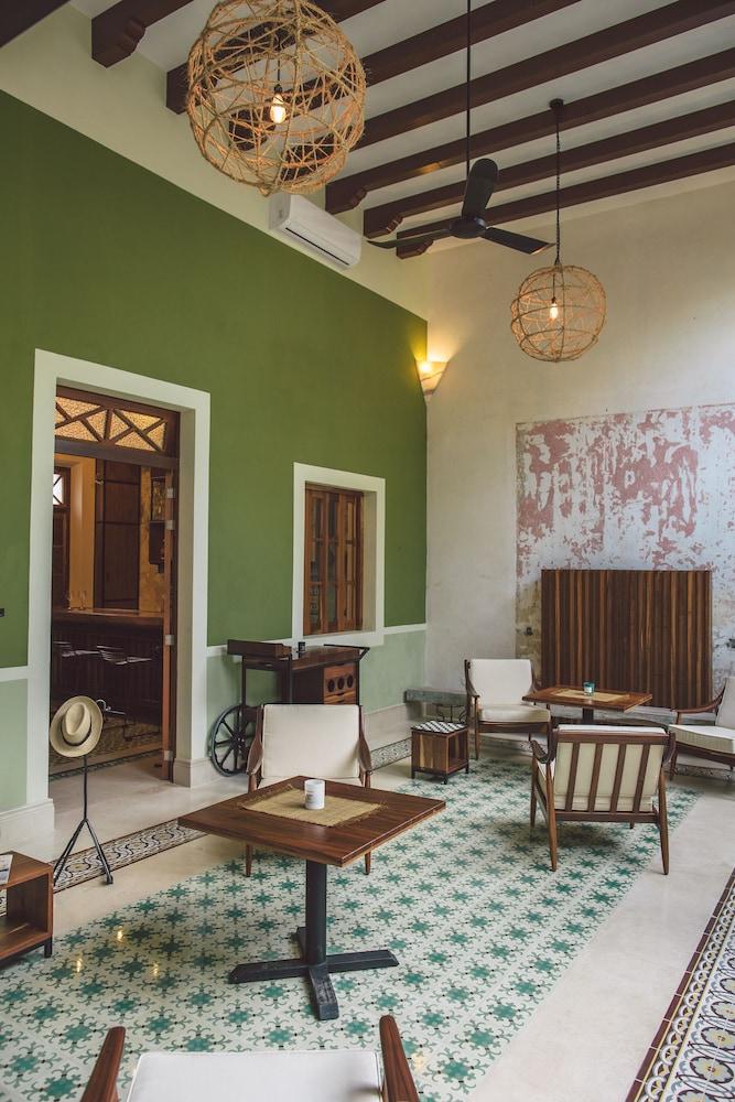 TreeHouse Boutique Hotel - Adults Only