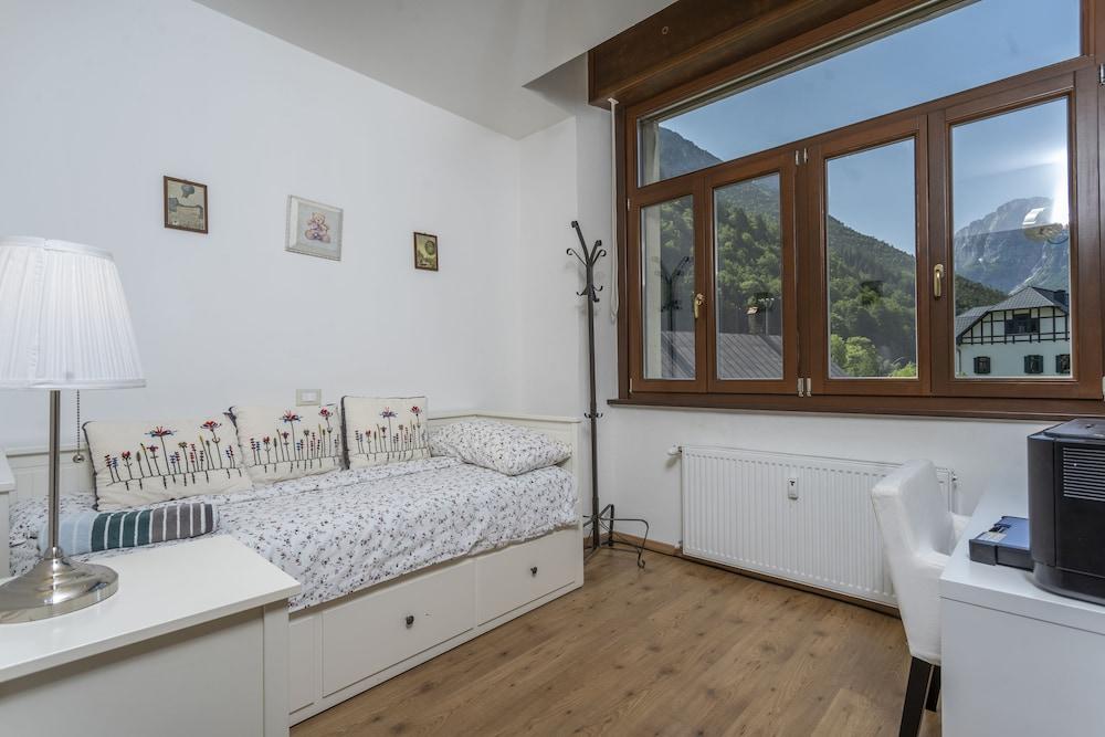 Cave del Predil Lovely Apartments