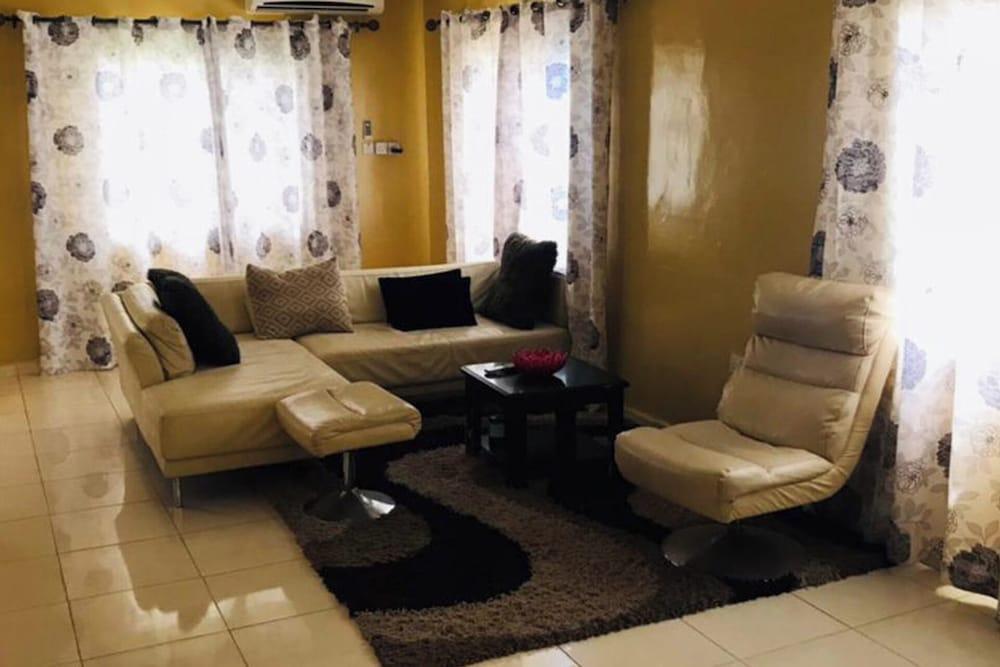 Brusubi 2-beds, Sleeps 6, Pet Friendly & Parking