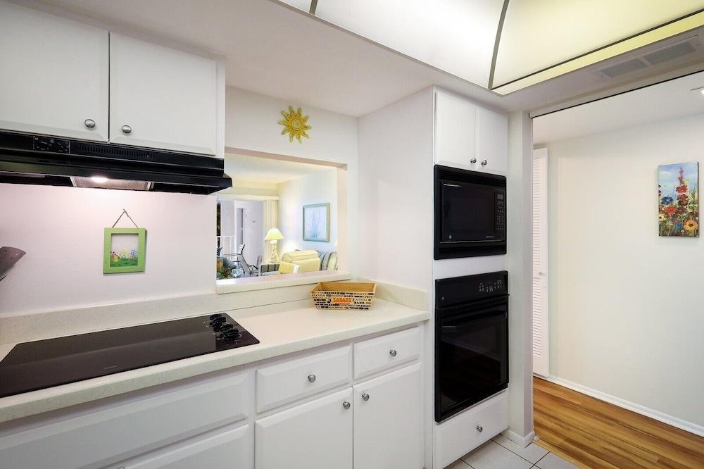 7th Heaven 1 Bedroom Condo by RedAwning