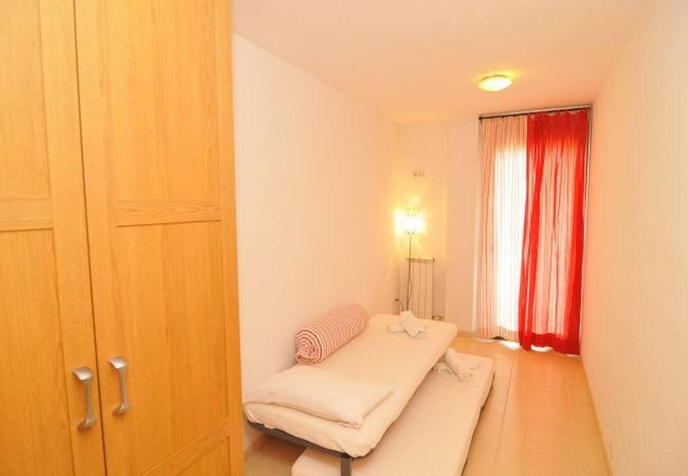 Triplex Next To The Beach 2 Separate Entrances