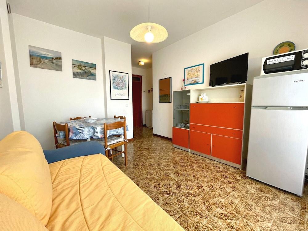 Welcoming Flat With Large Balcony