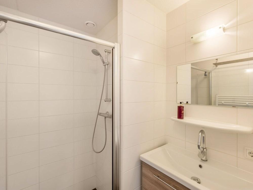 Cozy Coastal Retreat Texel