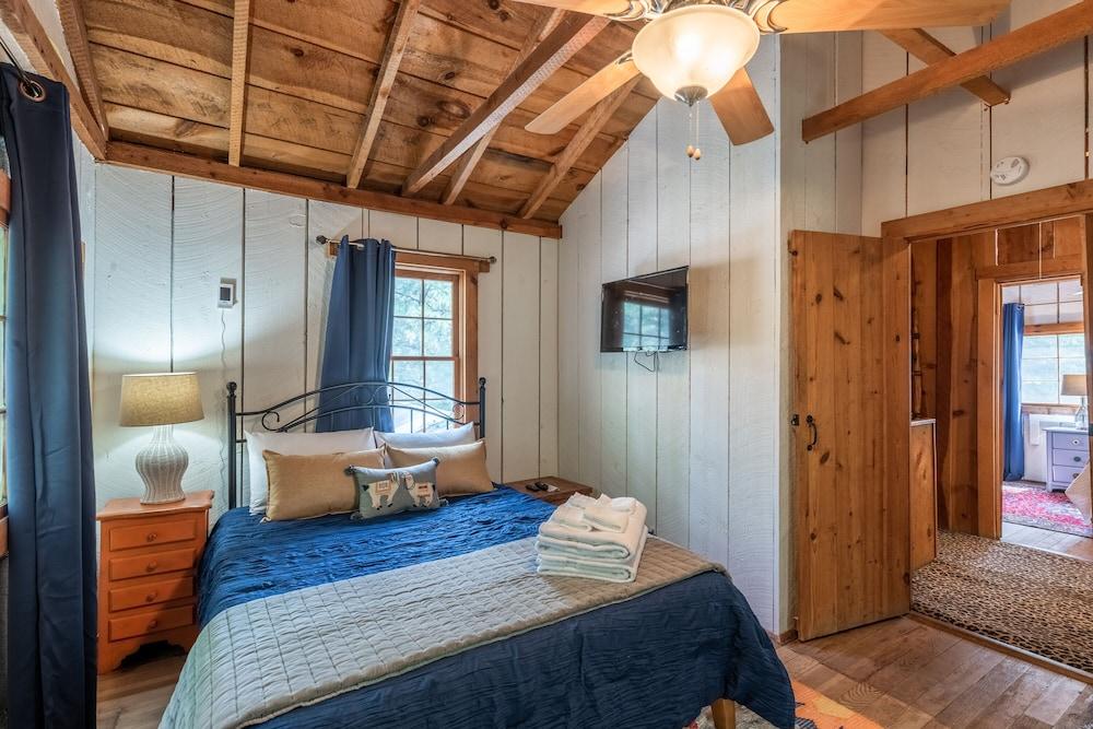 Rocky Mountain Cottage