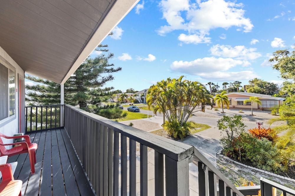 Palm View by Distinctive Beach Rentals