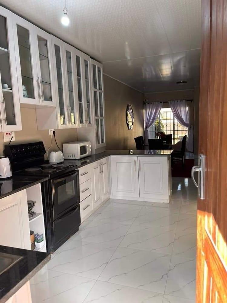 Spacious and Harmonious 2 Bedroomed Apartment