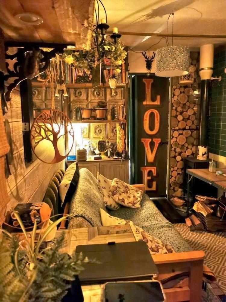 Gorgeous Horsebox at Glamp in Style in East Sussex