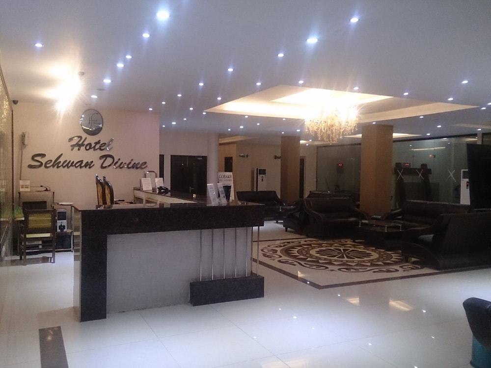 Hotel Sehwan Divine