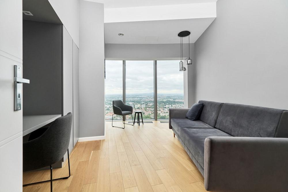 Luxurious Apartments Sky Tower