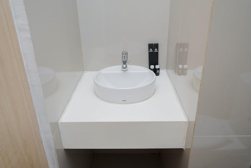 Nice And Elegant Studio At Tree Park City Apartment