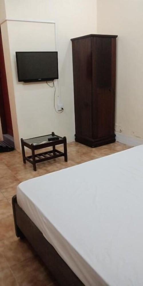 Autobahn Guest house