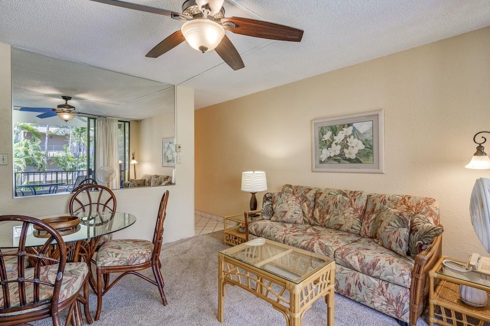 Paki Maui #318 1 Bedroom Condo by RedAwning