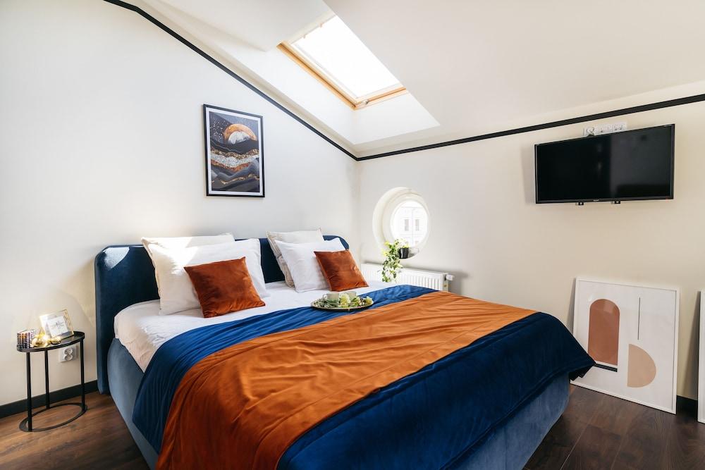 Estery12 - LoftAffair Collection