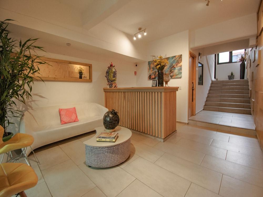 Capital O Hotel Terraza 158