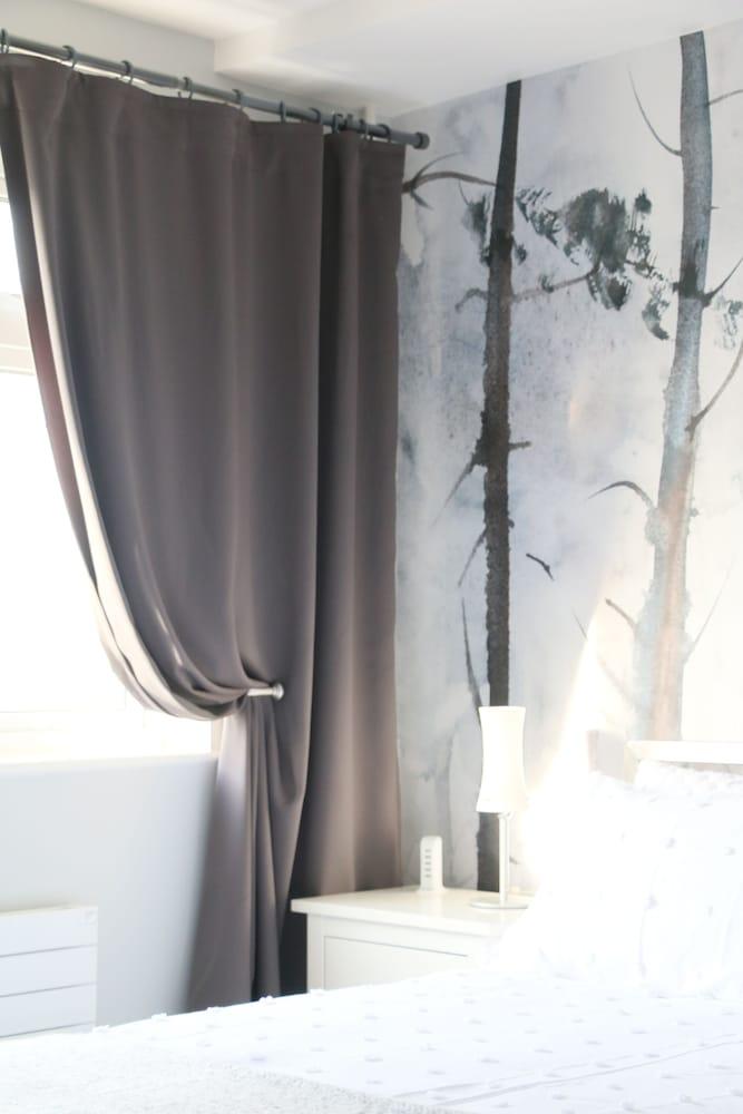 Stunning Clifton Flat in Amazing Central Location