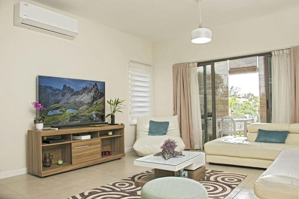 Modern 2-bed Sleeps 4 With Balcony