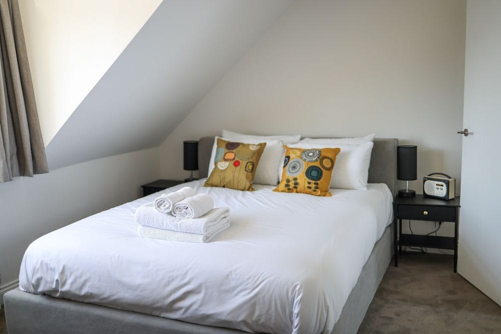 Bright & Beautiful Studio Flat in Bristol