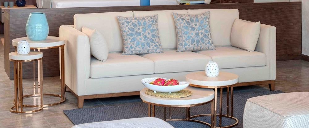 Anantara World Islands Dubai Resort