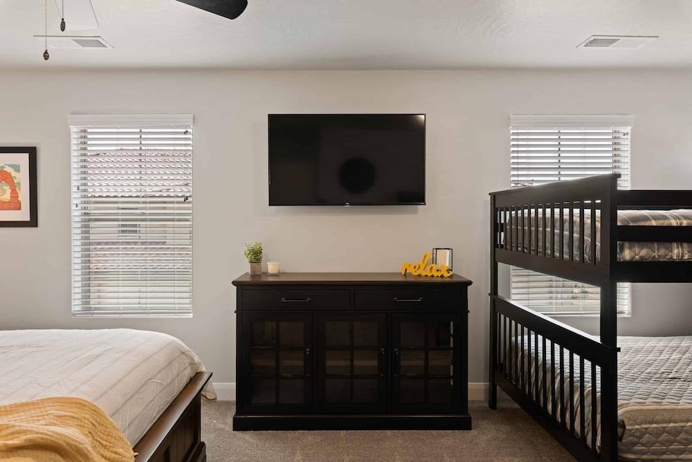 The Sunnyside Haven by RedAwning