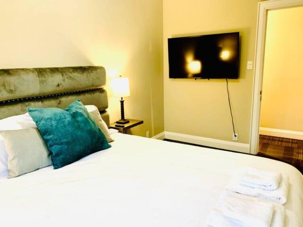 Professional Three Bedroom Condo Suite