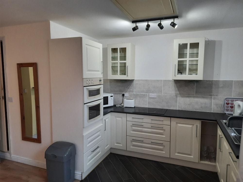 Self Contained Studio Flat in Winterton Hall